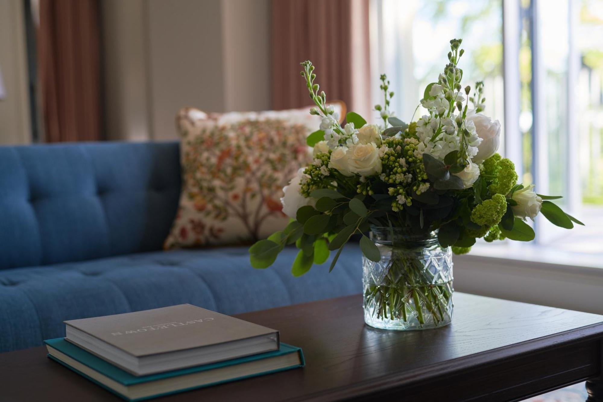 Carton House A Fairmont Managed Hotel Maynooth Exteriör bild A bouquet of flowers