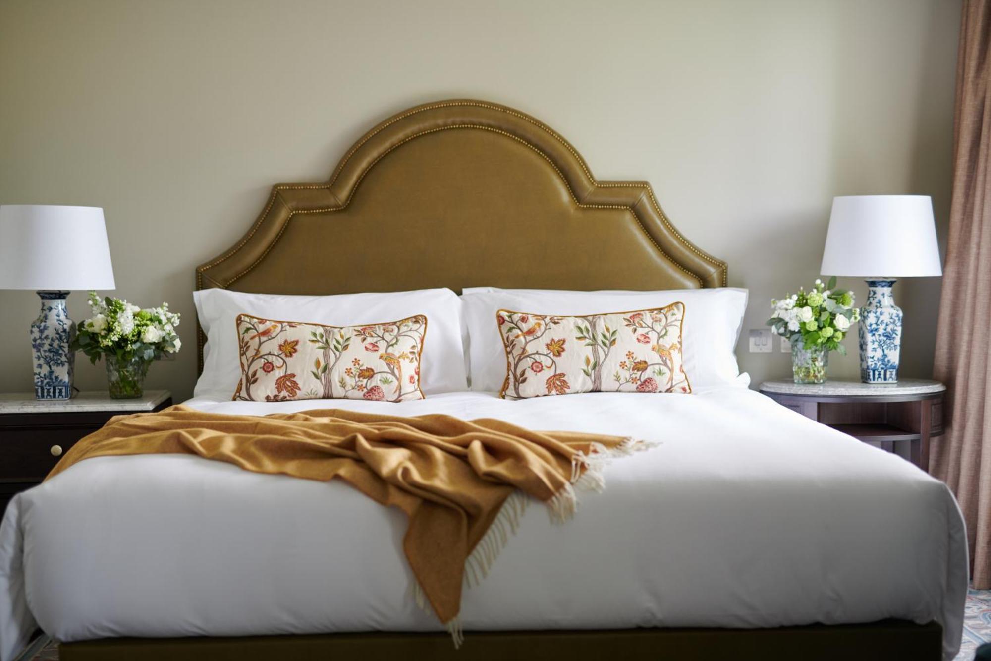 Carton House A Fairmont Managed Hotel Maynooth Exteriör bild A bed