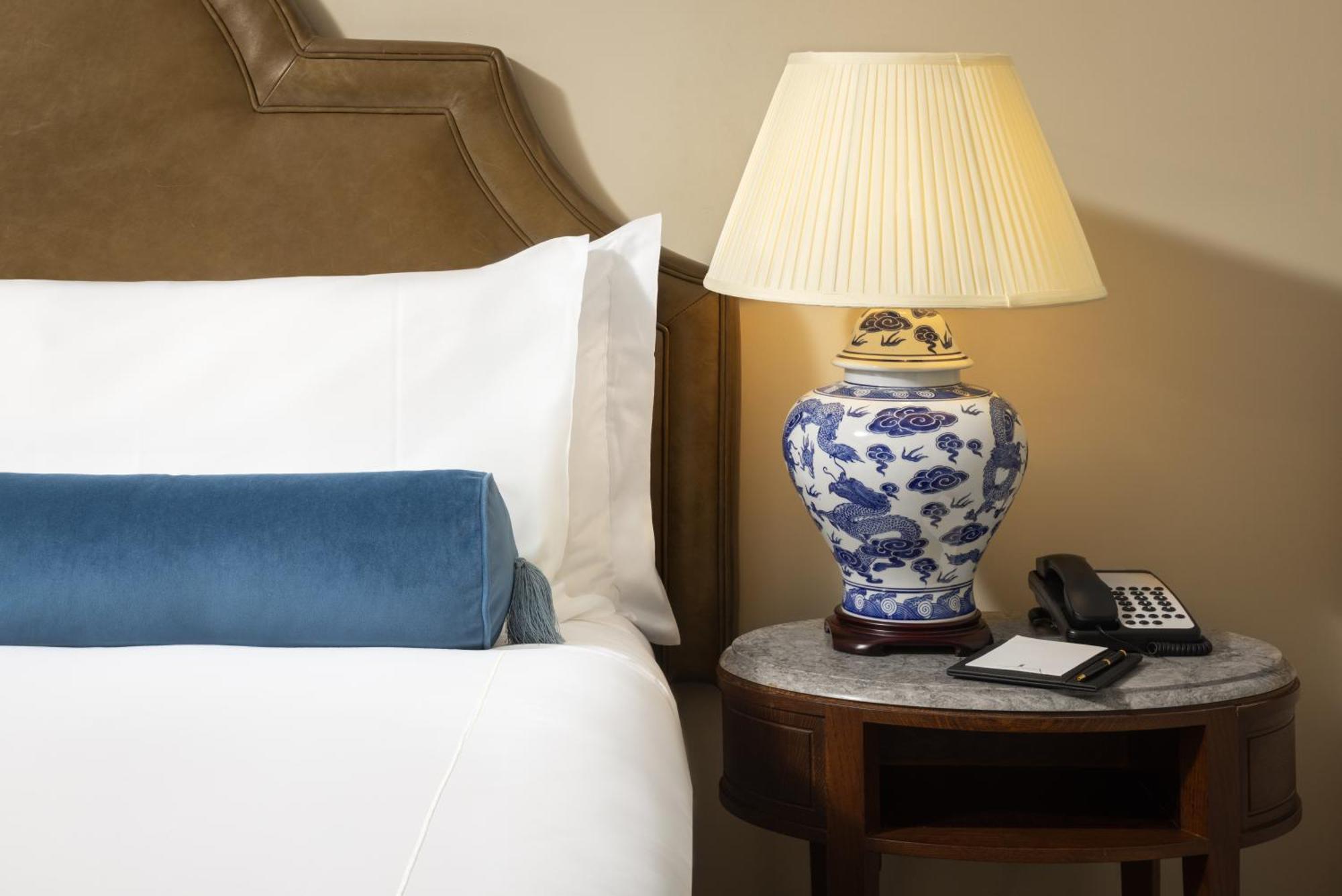 Carton House A Fairmont Managed Hotel Maynooth Exteriör bild A lampshade